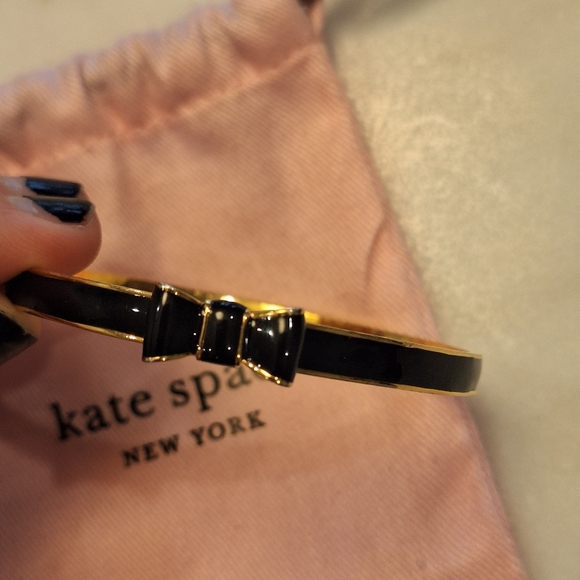 NWOT Kate Spade New York Black Bow  Gold Tone Bracelet w/ Dust Bag - Picture 3 of 3